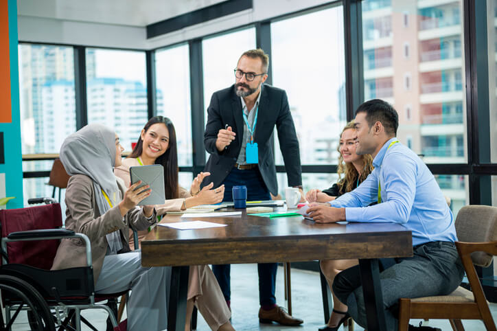 Marketing-Team-in-einer-Besprechung