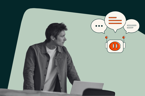 Person schaut auf KI-Chatbots ChatGPT, Google Gemini und Copilot