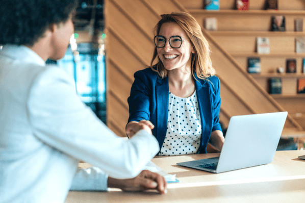 NLP: Definition, Nutzen und 9 Techniken im Überblick