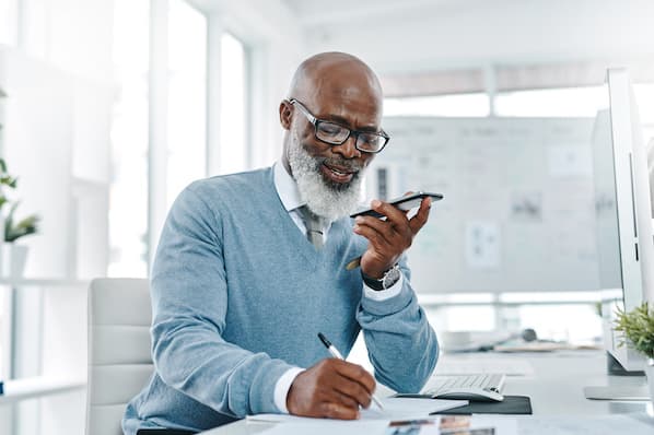 7 exemples de titres LinkedIn impactants (+ conseils pour le vôtre)