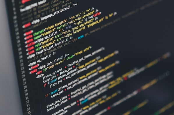 Code d'un site web à HTML et PHP avec des balises <link>