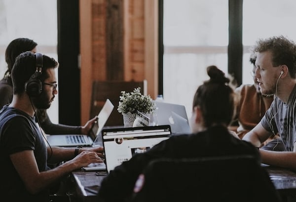Directeur commercial / Directrice commerciale : rôle, compétences et salaire
