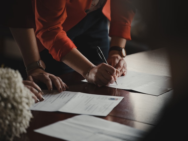 Contrat partenariat influenceur : comment bien le rédiger ?
