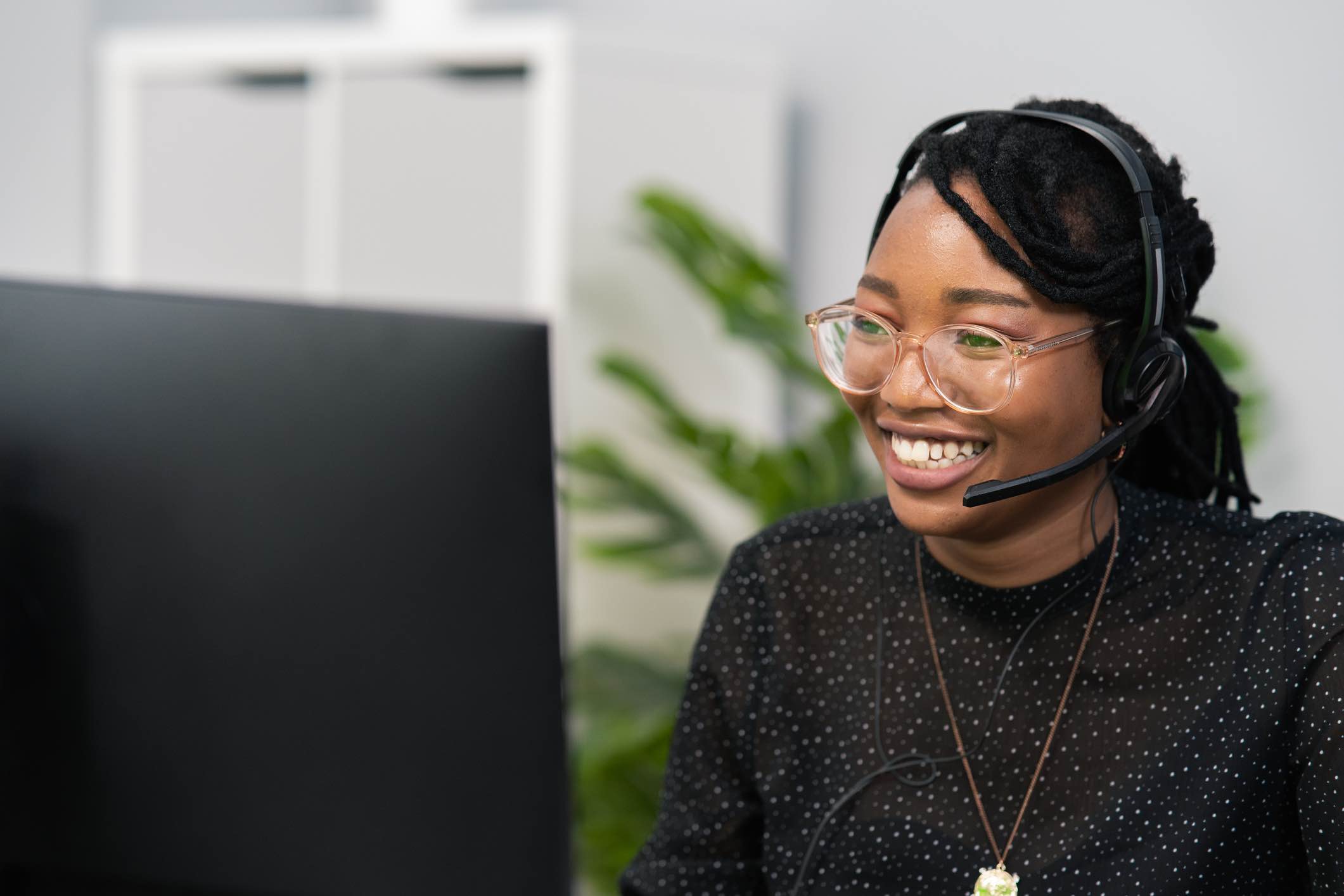 person using an email ticket system to process customer support requests