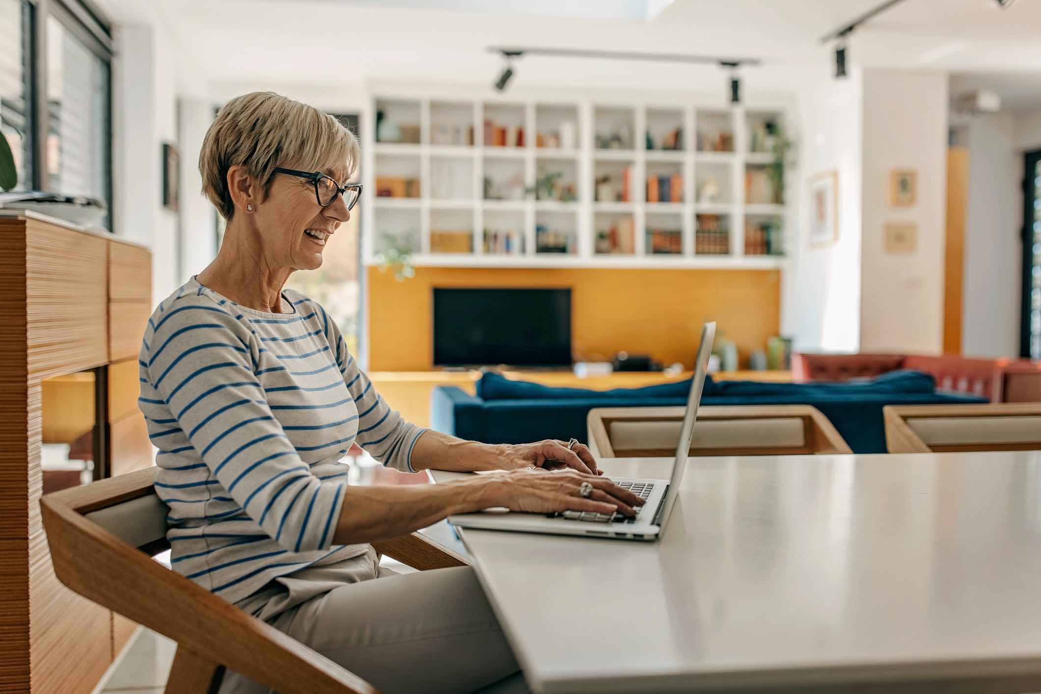 10 Form Conversion Optimization Tips to Generate Better Leads