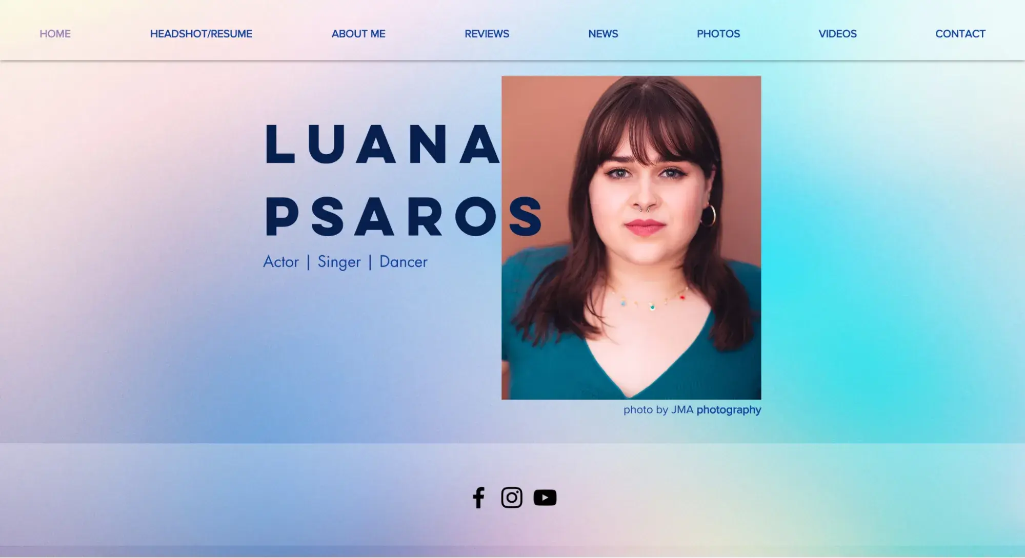 gradient website example: luana psaros