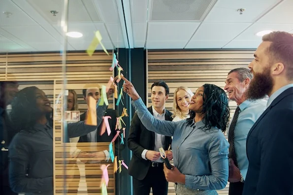 manager managing employees