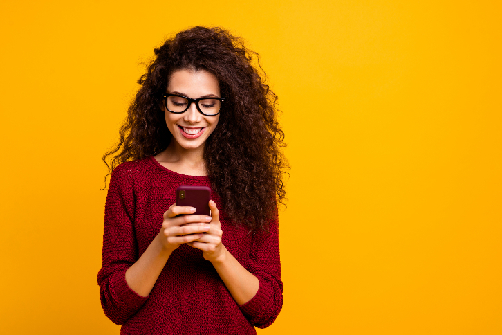 5 exemplos de mensagens automáticas no WhatsApp para atender clientes