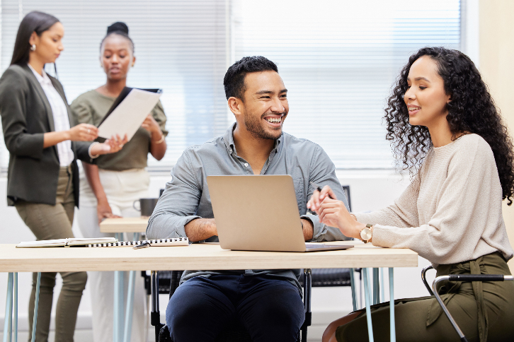 CRM online grátis: conheça as opções e saiba como escolher