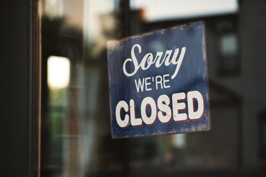 Comment annoncer la fermeture définitive de son entreprise à ses clients ?