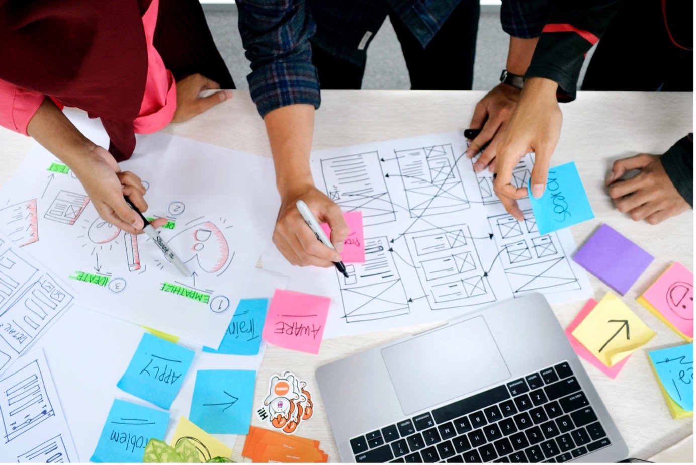UX Designers travaillant sur un projet