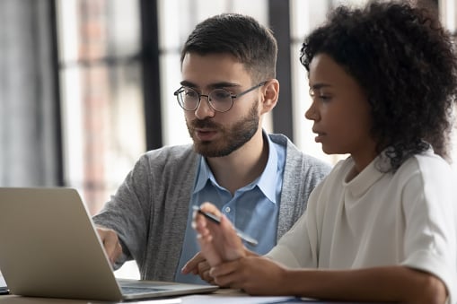 Análisis PESTEL: qué es, cómo se hace y ejemplos útiles