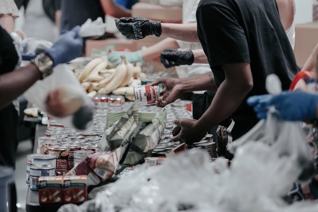 Ejemplo de estrategia para aumentar ventas después de Navidad: compromisos sociales