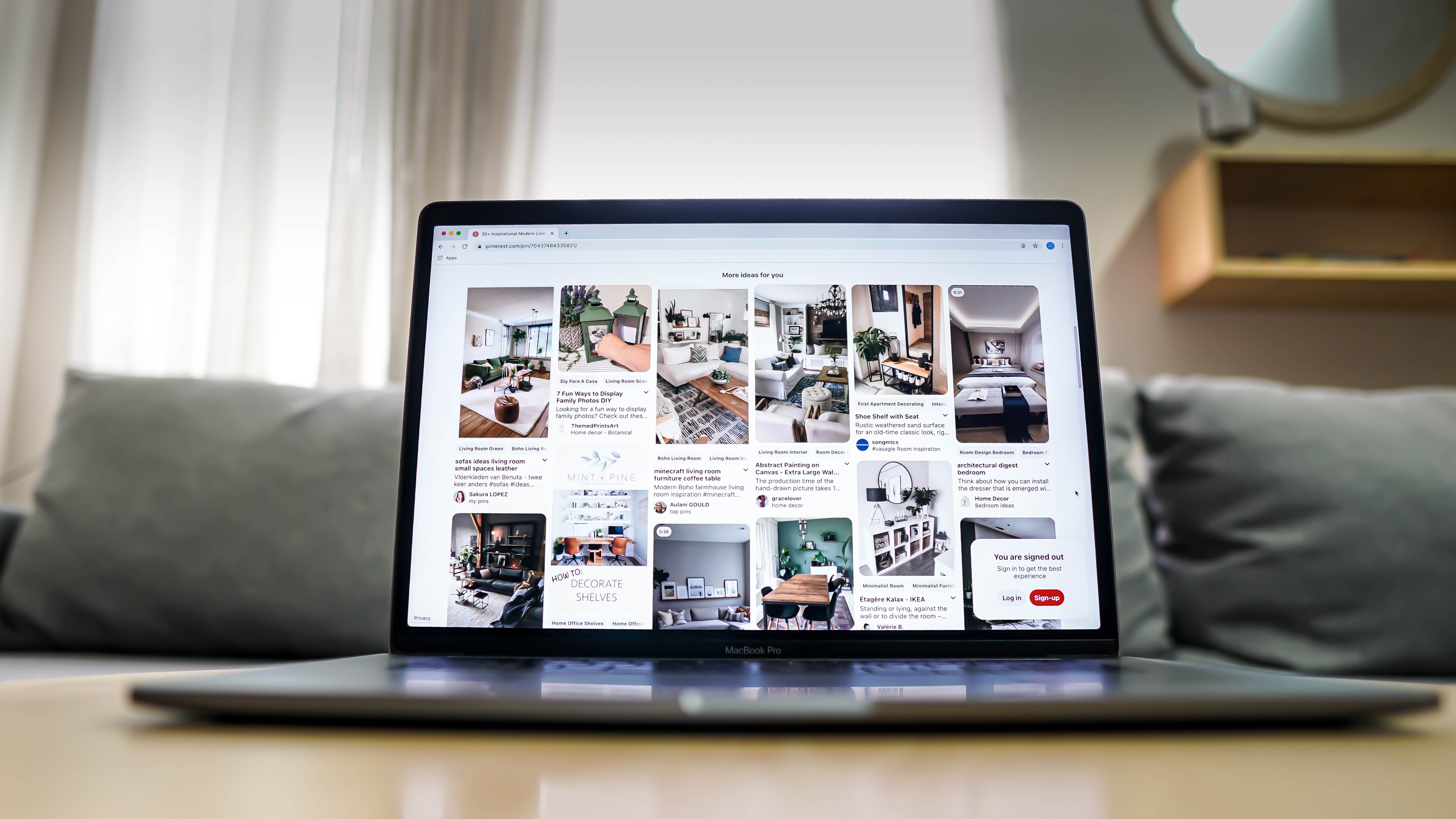 ordinateur connecté à pinterest ads