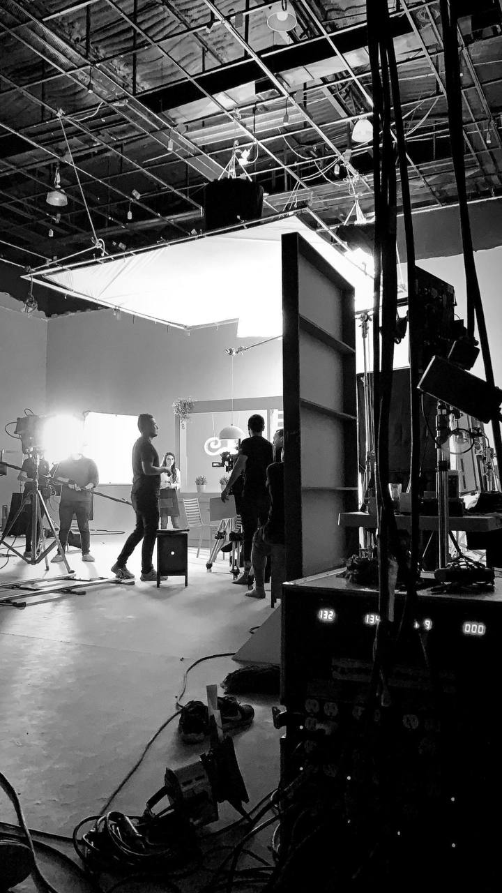 Ideas para tus historias de Instagram: crea contenido de detrás de cámaras (ejemplo de Mango Films)