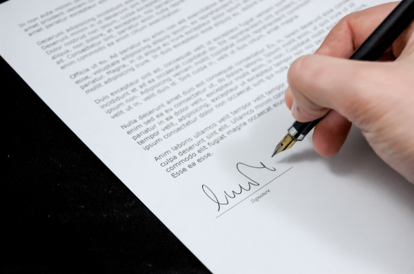 Conditions générales de vente (CGV) : Définition + 4 outils pour les créer