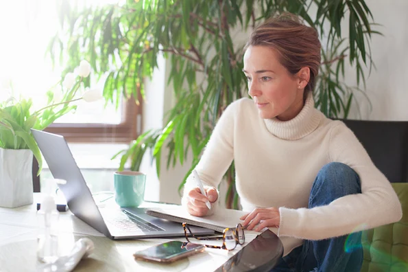 How to Stop Procrastinating and Become a Joyful Writer [Infographic]